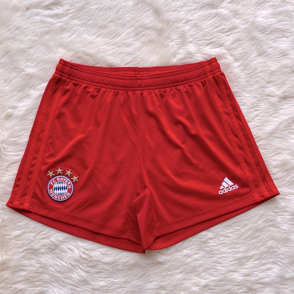 Adidas Climalite Bayern Munchen Red Logo Elastic Waist Shorts Boys Small (8-10)